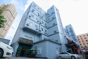 云上四季尚品-昆明新闻路篆新市场店