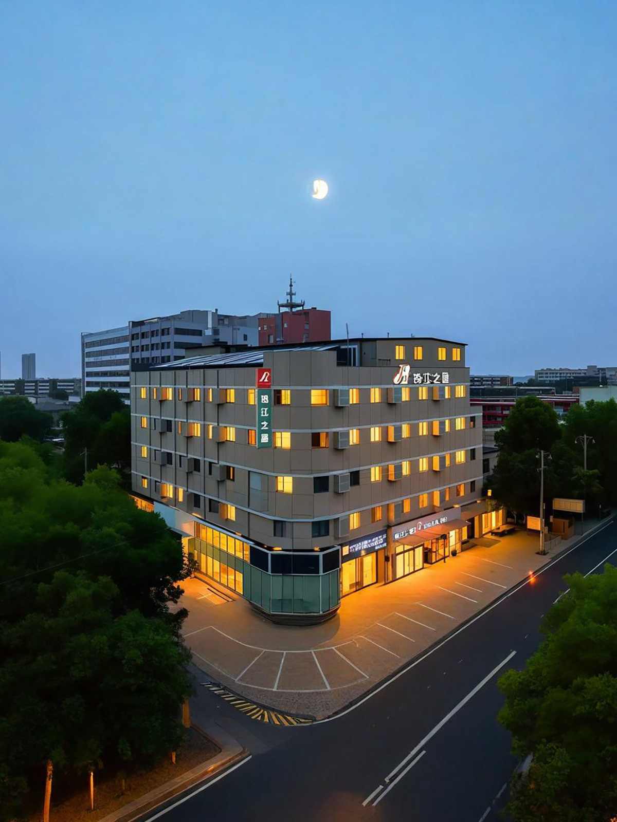 如家旗下-石家庄藁城一中北国商城华驿精选酒店